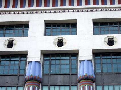 Cat frieze on Carreras building   geograph.org.uk   670722