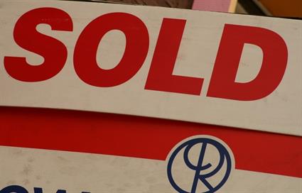 Legal and General underlines attraction of commercial property market