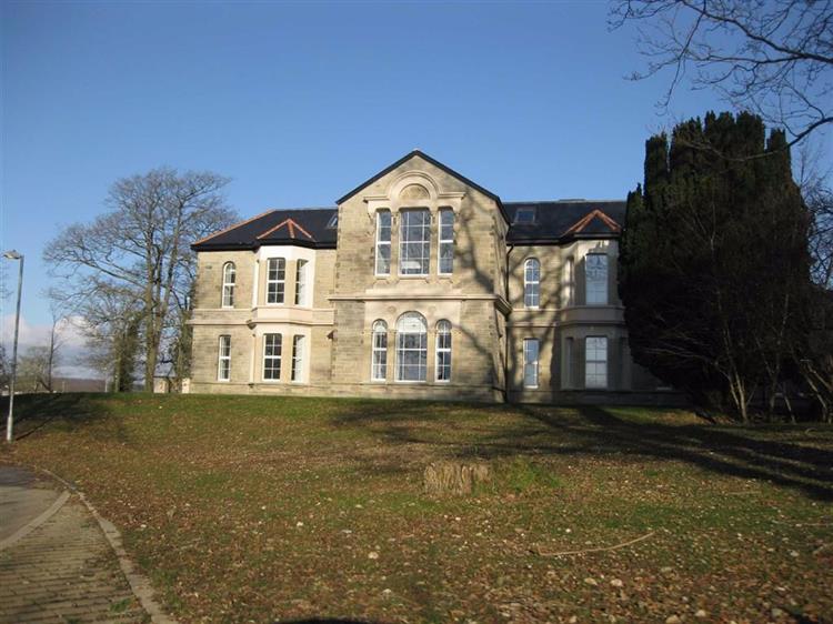 Office To Let in Carew House, Dunmere Road, Bodmin, PL31 2QT