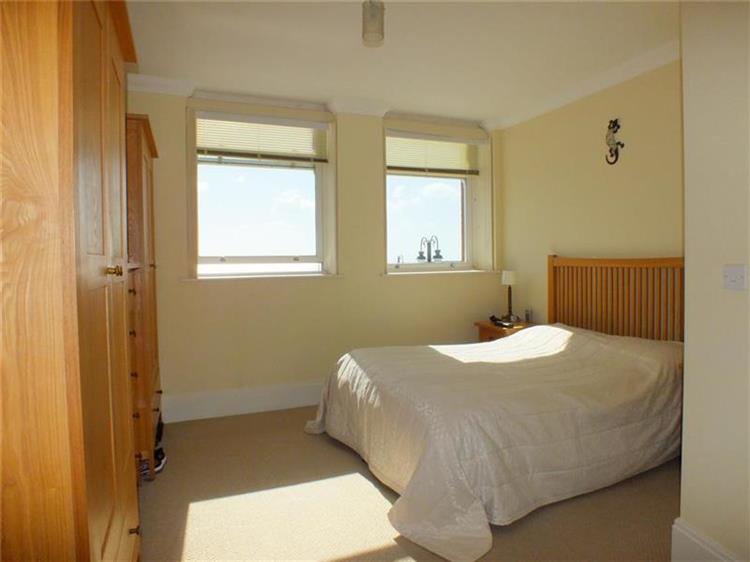 Residential Property To Let in Central Apartments, Central Promenade