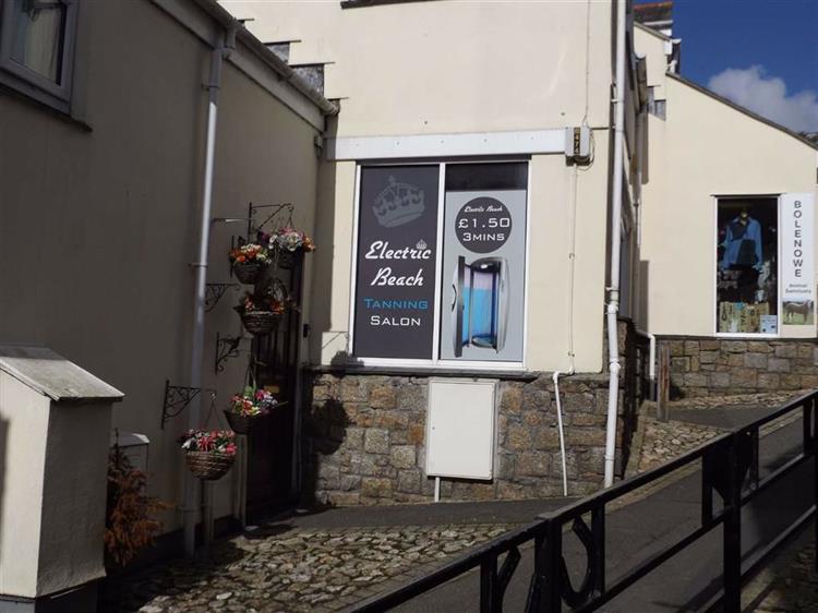 Retail Property To Let in Horse And Jockey Lane, Helston, TR13 8AD