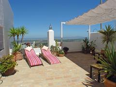 Roof terrace with views 1