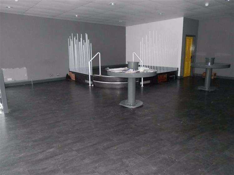 Retail Property To Let in Market Place, Penzance, TR18 2JD