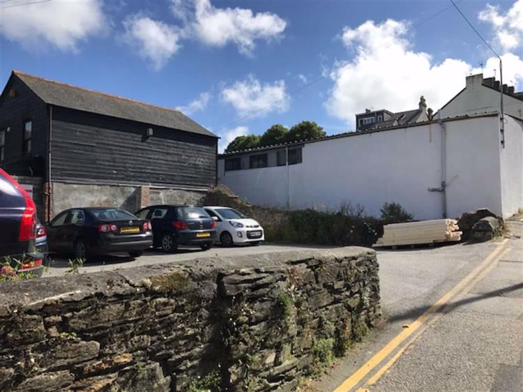 Retail Property For Sale in Hull's Lane, Falmouth, TR11 3HL
