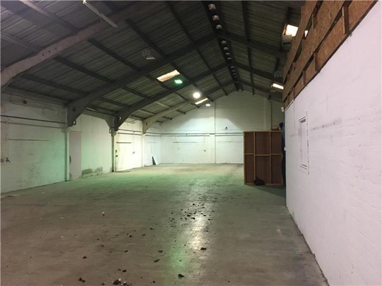 Warehouse To Let in Woodilee Road, Glasgow, East Dunbartonshire, G66 3UU