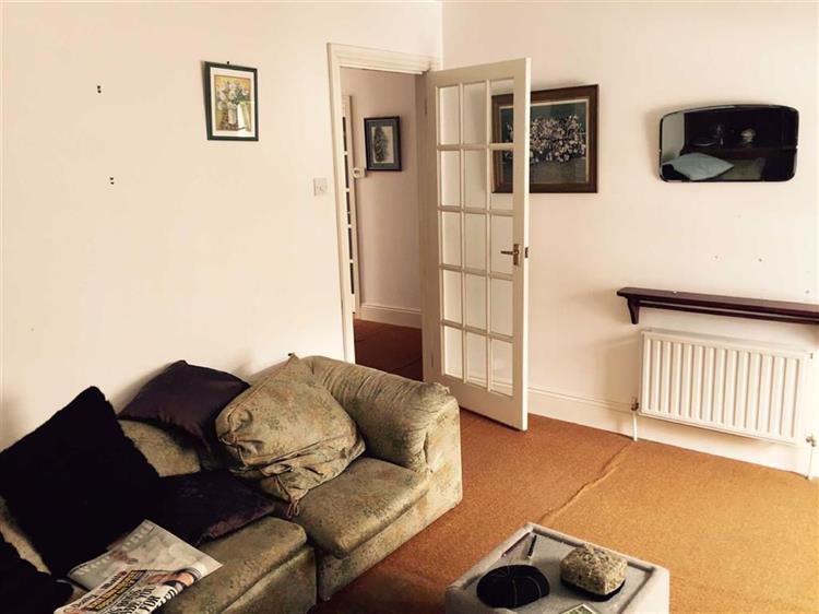 Residential Property For Sale in Church Street, Helston, TR13 8TG