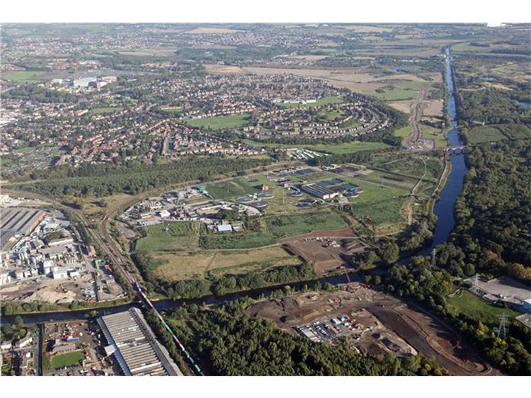 Industrial Property For Sale in Wakefield, West Yorkshire, WF3 4AQ