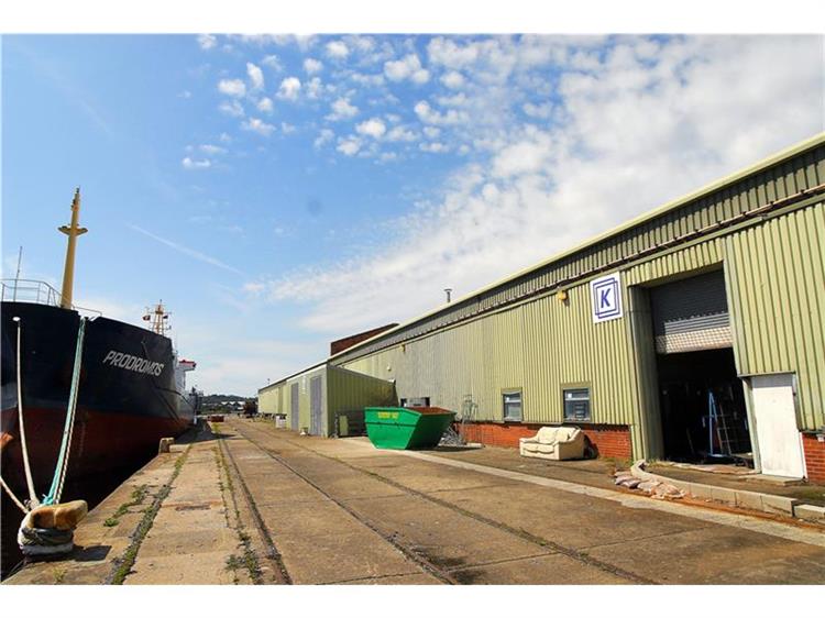 Warehouse To Let in West Flost Industrial Estate, Dock Road, Wallasey