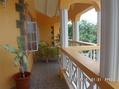 SPACI OUS WRAP AROUNDBALCONIES