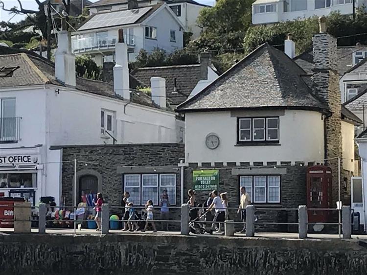 Residential Property For Sale in The Quay, St Mawes, Cornwall, TR2 5DG