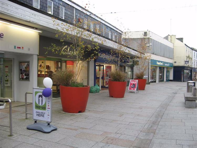 Retail Property To Let in Fore Street, St Austell, Cornwall, PL25 5PX