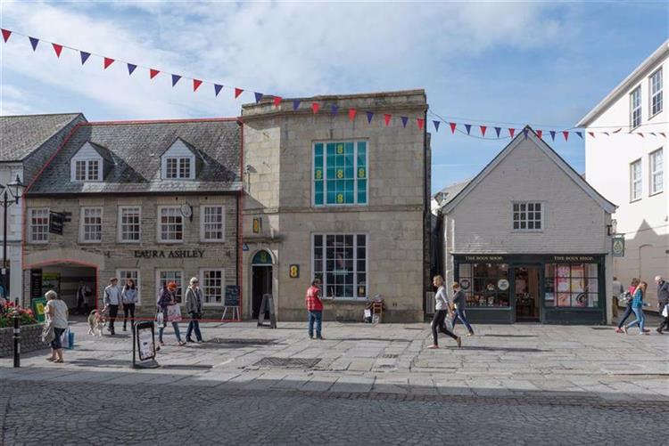 Retail Property To Let in Pydar Street, Truro, Cornwall, TR1 2AR