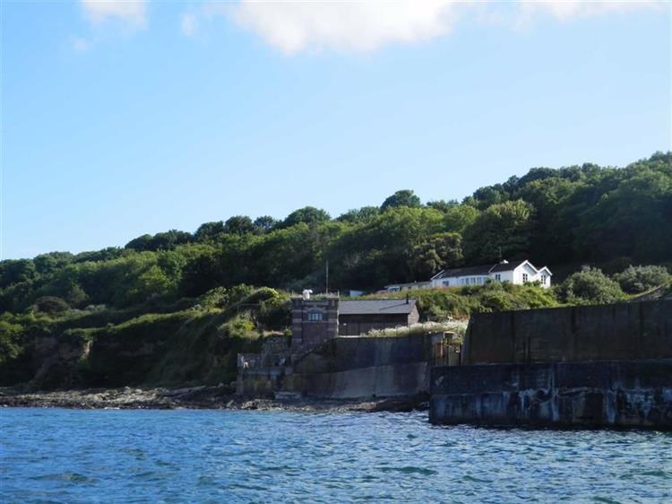 Residential Property For Sale in Castle Drive, Falmouth, TR11 4NQ