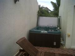 PRIVATE JACUZZI ON THIRD FLOOR OVERLOOKING PIDGEON ISLAND