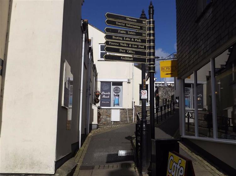 Retail Property To Let in Horse And Jockey Lane, Helston, TR13 8AD