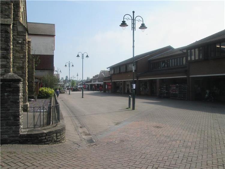 Retail Property To Let in Newport Road, Caldicot, Sir Fynwy, NP26 4BG