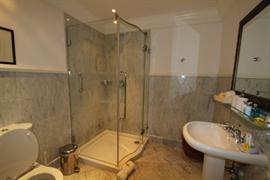 SPA LIKE BATHROOMS