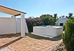 Plunge pool, terrace and old bread oven Casita 2