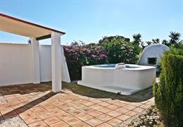 Plunge pool, terrace and old bread oven Casita 2
