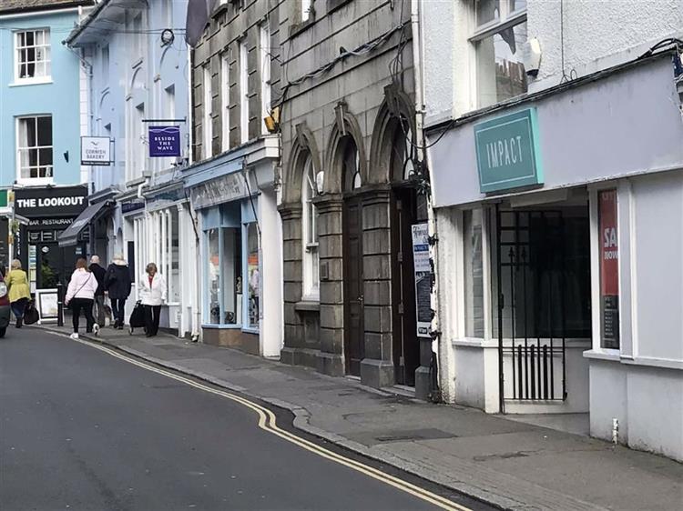 Retail Property For Sale in Arwenack Street, Falmouth, TR11 3JA