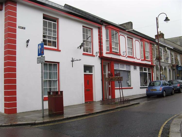 Office To Let in Bond Street, Redruth, Cornwall, TR15 2QB