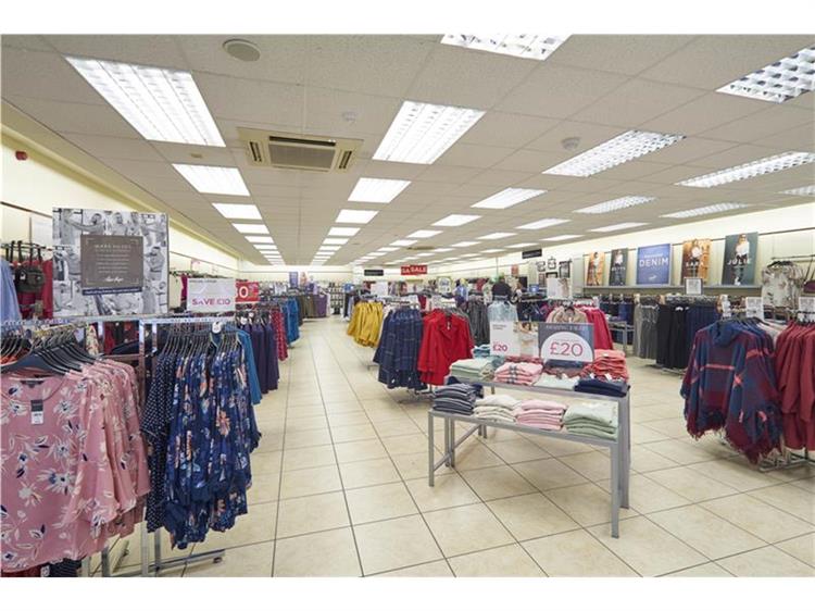 Retail Property For Sale in High Street, Huntingdon, Huntingdonshire